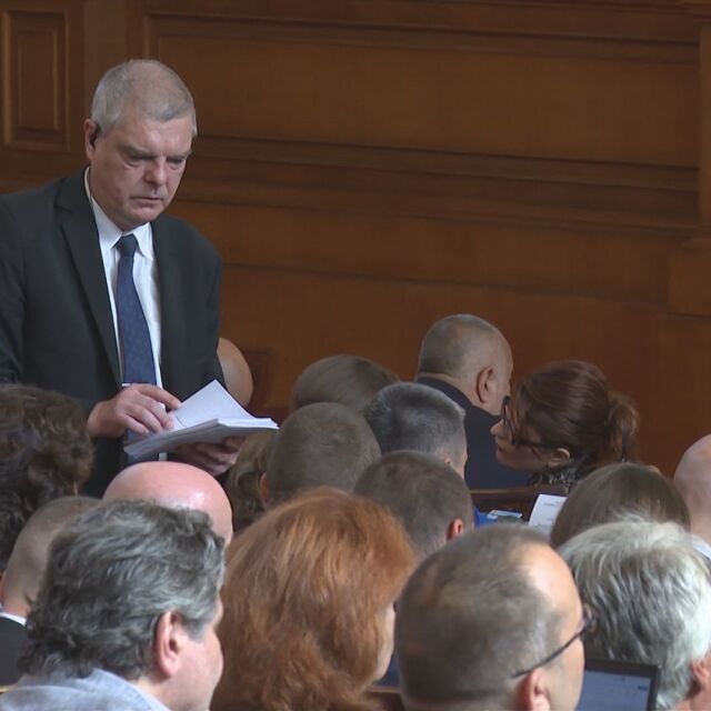 Как реагираха депутатите на очакваната визита на Зеленски?