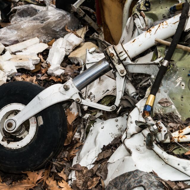 Шестима загинали при катастрофа с малък самолет в Калифорния