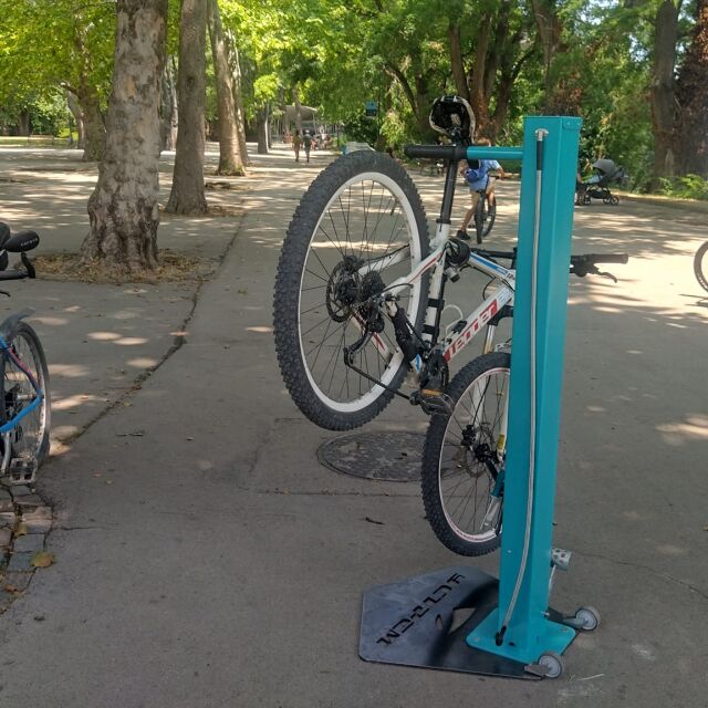 "Поправи си сам": Произвеждат ремонтни станции за велосипеди за обществено ползване 