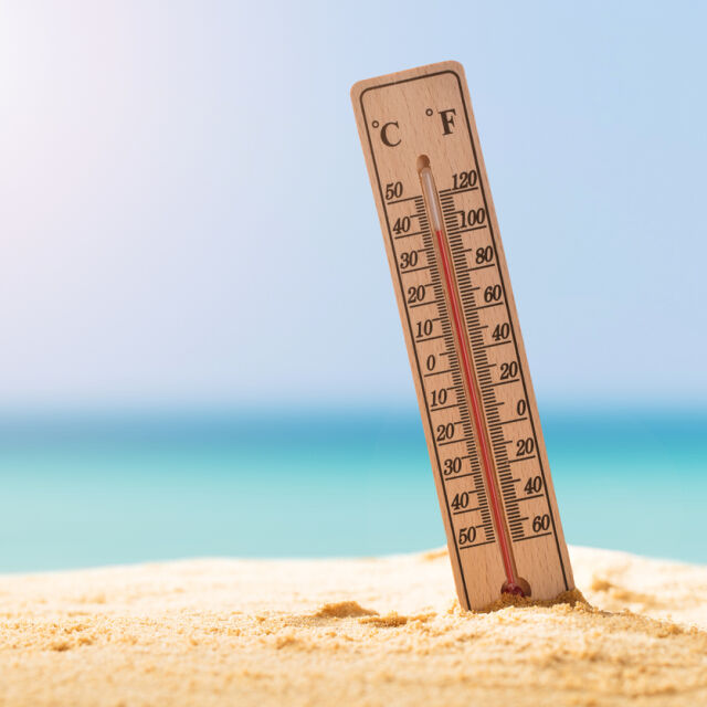 Опасно време: Кодове за жеги в цялата страна