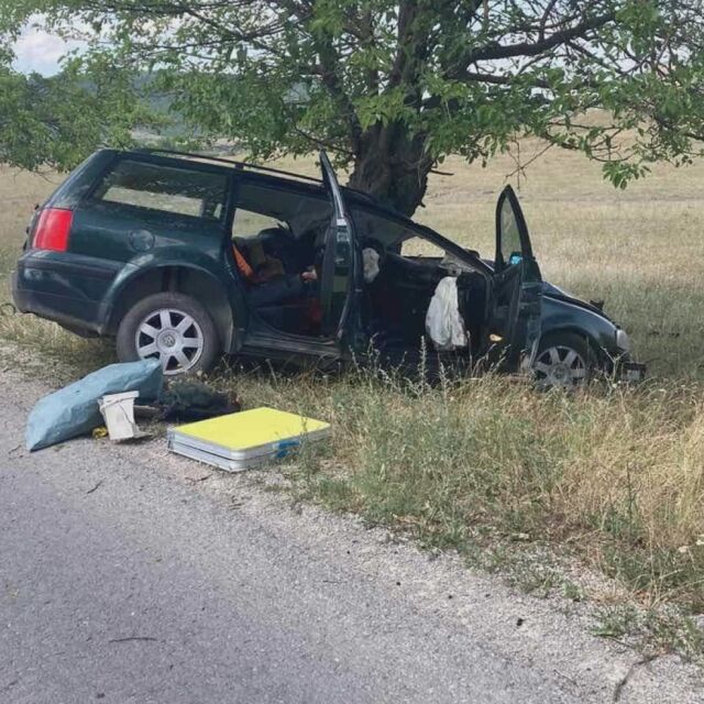 Кола се удари в дърво в Шуменско, има загинал и пострадала жена