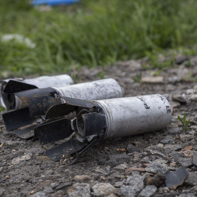 САЩ: Украйна вече използва касетъчните боеприпаси на бойното поле