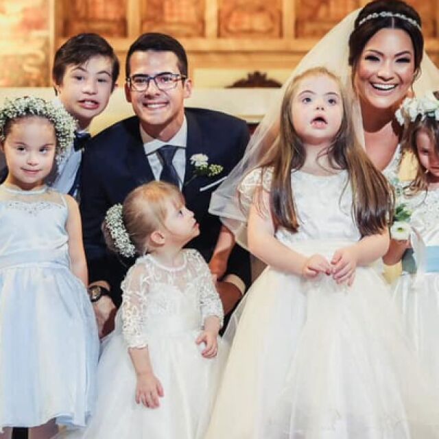 „Спасените“: Деца със Синдром на Даун изненадаха своя терапевт на сватбата ѝ