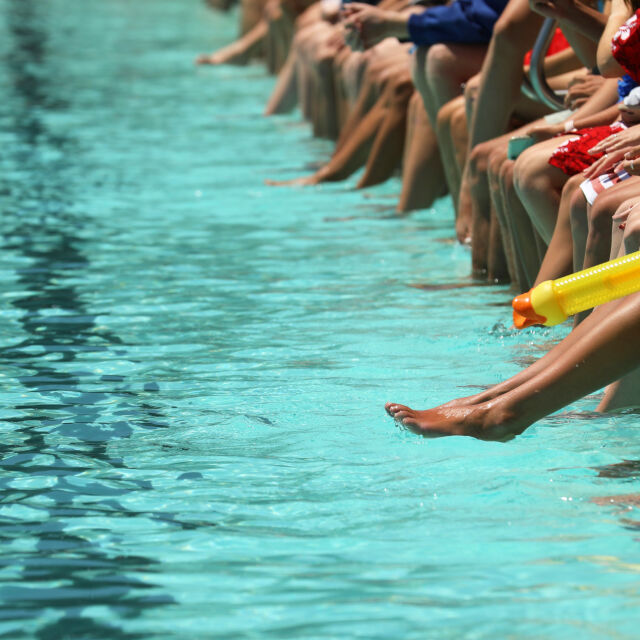 За безопасно лято: Какво установяват проверки на басейни и плажни аксесоари?