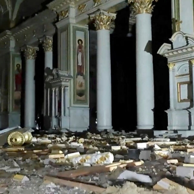 Русия нанесе удар по най-голямата катедрала в Одеса, защитена от ЮНЕСКО (ВИДЕО+СНИМКИ)