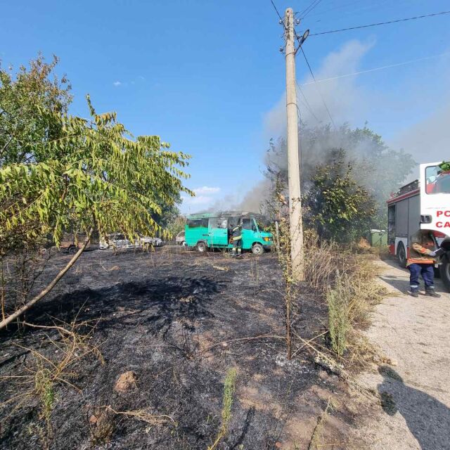 Четири коли са изгорели при пожар в пловдивското село Селци
