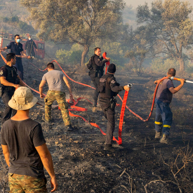Ръководител на огнеборците ни в Гърция: Това е най-големият пожар, възниквал в Европа