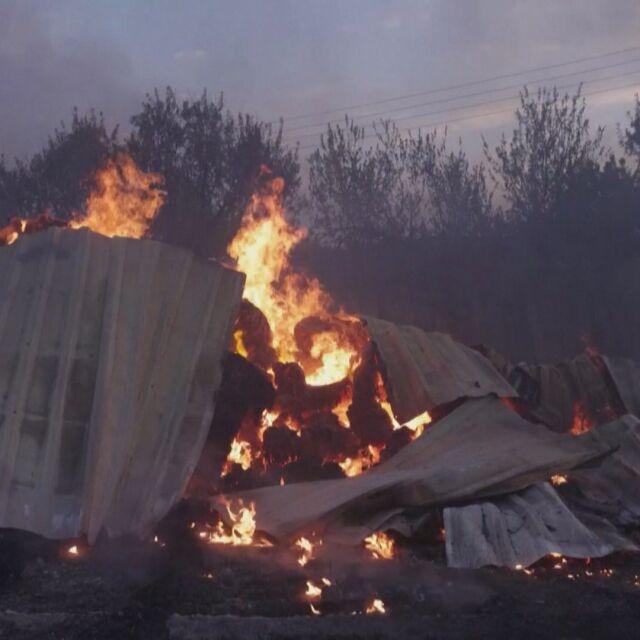 Две нови жертви на пожарите в Гърция (ВИДЕО)