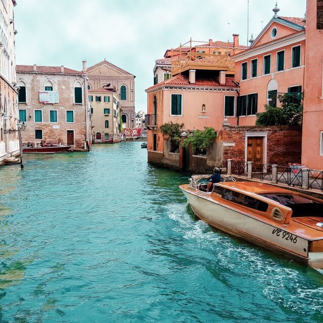 ЮНЕСКО препоръчва поставянето на Венеция в списъка на застрашеното наследство