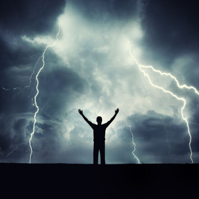 „Сърцето ни може да спре“: Как да се опазим при гръмотевична буря?