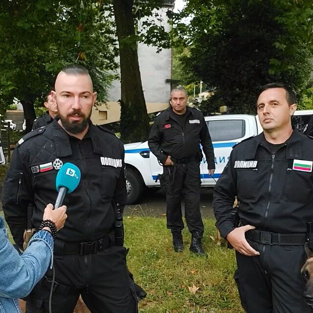 Български полицаи и кучета претърсват Париж за експлозиви (ВИДЕО)