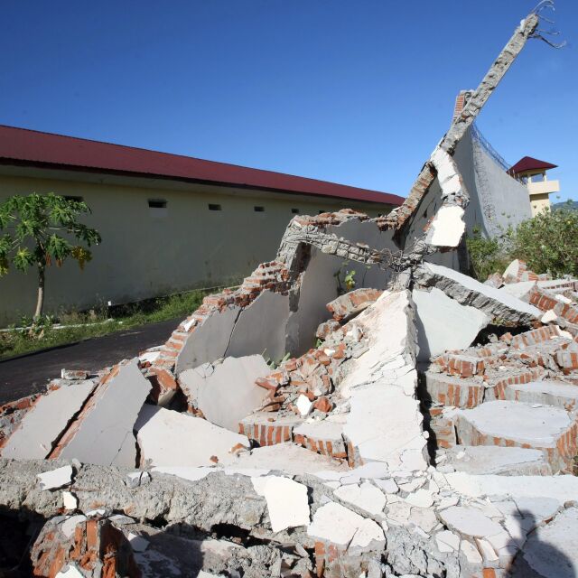 Броят на жертвите от земетресението в Индонезия надхвърли 90