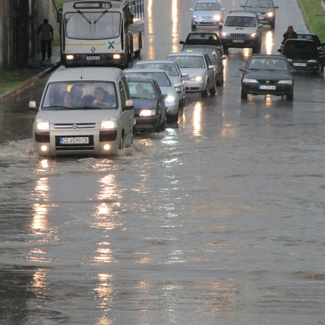 Частично бедствено положение в Бургас заради дъждовете