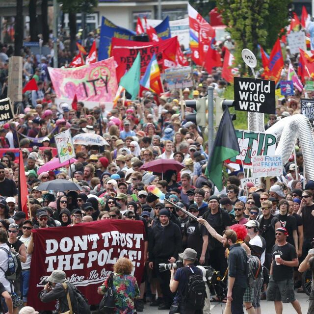 Хиляди демонстранти се събраха в Бавария преди срещата на Г-7 (СНИМКИ)