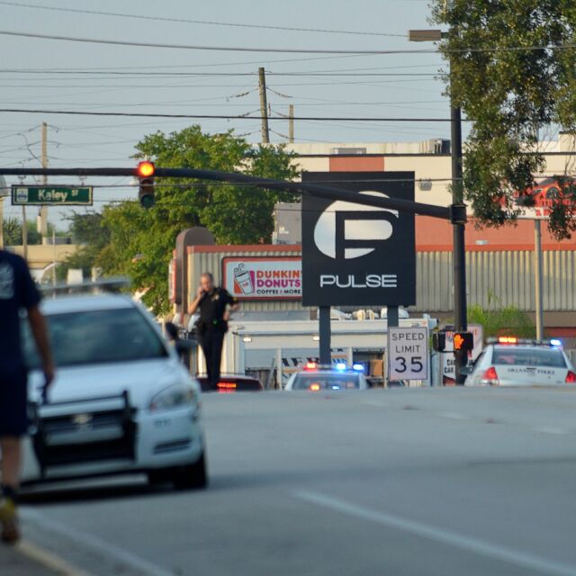 "Ислямска държава" пое отговорност за стрелбата в гей клуб в Орландо