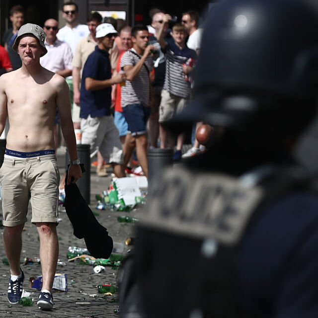 Забраняват алкохола около стадионите и фен зоните във Франция 