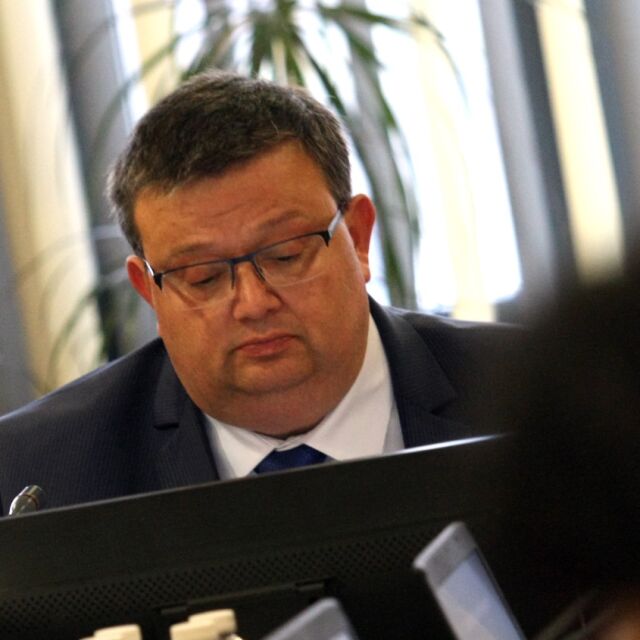 Прокуратурата в Перник поема разследването на катастрофата с кмета на Трън