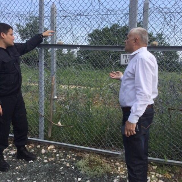 Вътрешният министър направи изненадваща проверка по границата ни с Турция 