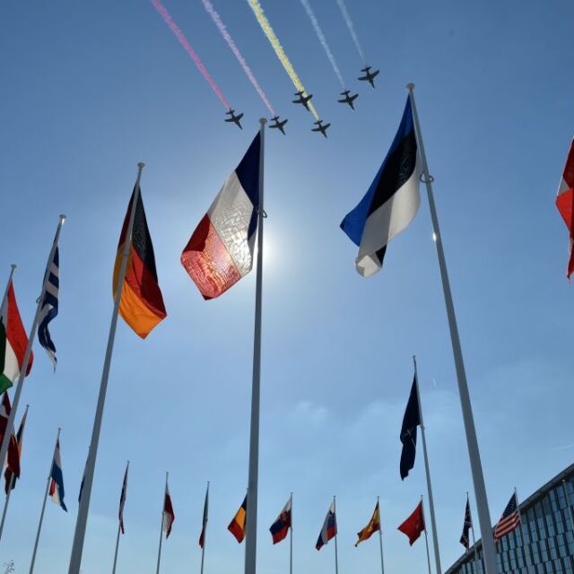 НАТО ще сформира сили за бързо реагиране