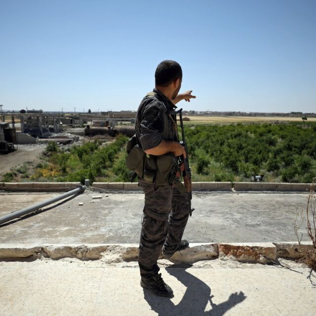 Сирийските демократични сили превзеха първия квартал в северозападна Ракка