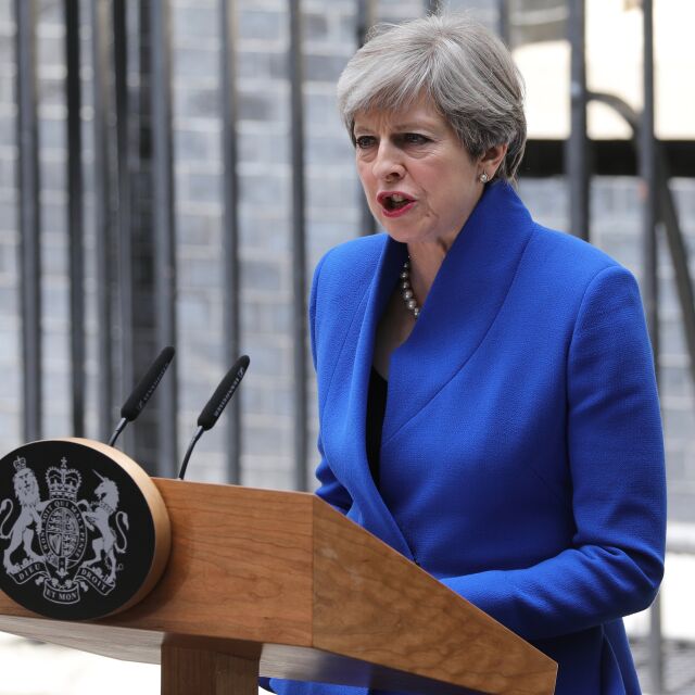 Ройтерс: Оставането на Тереза Мей на власт може да е пагубно за Великобритания