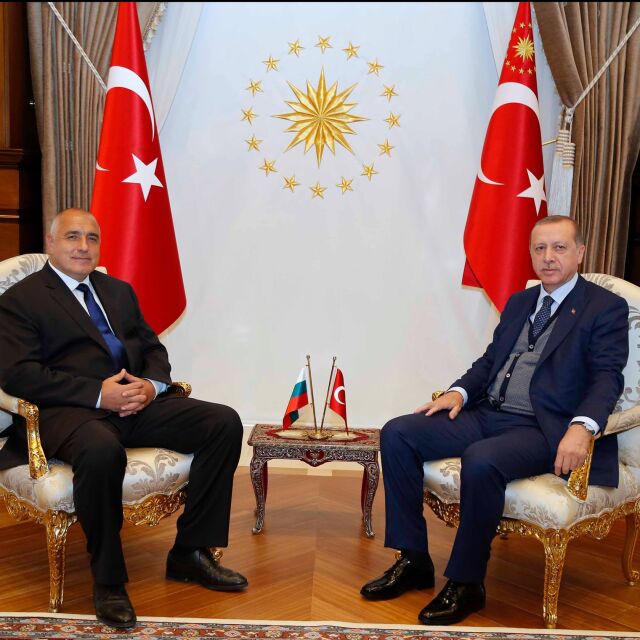 Турция се разграничи от посланик Гьокче