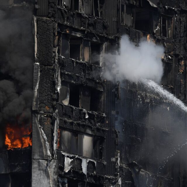 Има опасност изгорялата сграда в Лондон да се срути, най-малко 6 души са загинали