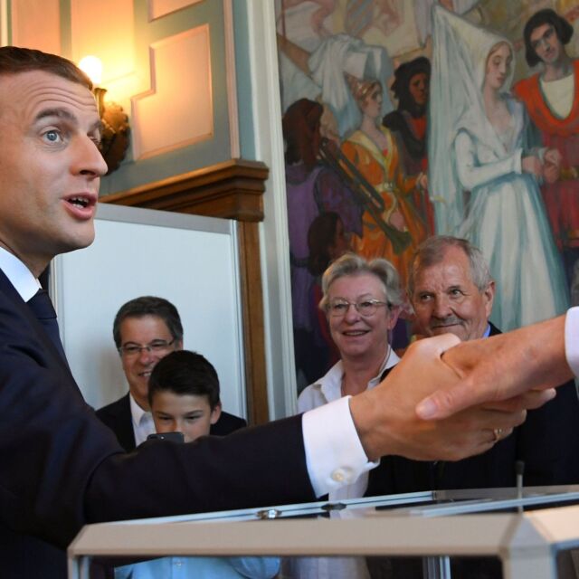 Партията на Еманюел Макрон печели мнозинство във френския парламент