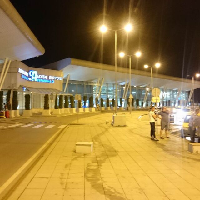 Фалшив сигнал за бомба затвори за кратко летище София