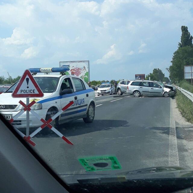 7 души пострадаха при верижна катастрофа в Пловдивско 