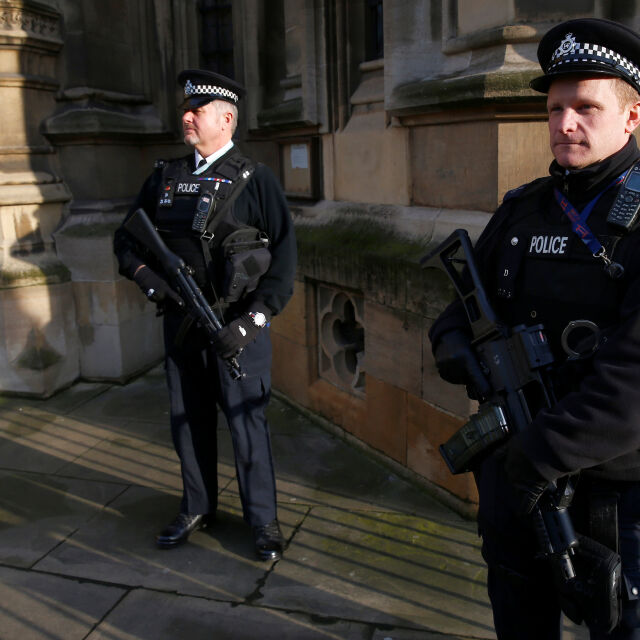 Заплахата от атентати във Великобритания остава най-малко до 2020 г. 