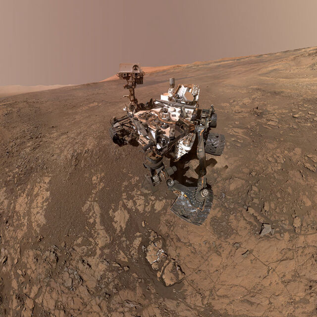 Астрофизик: На Марс може би се крие ключът към първия живот, дошъл на Земята