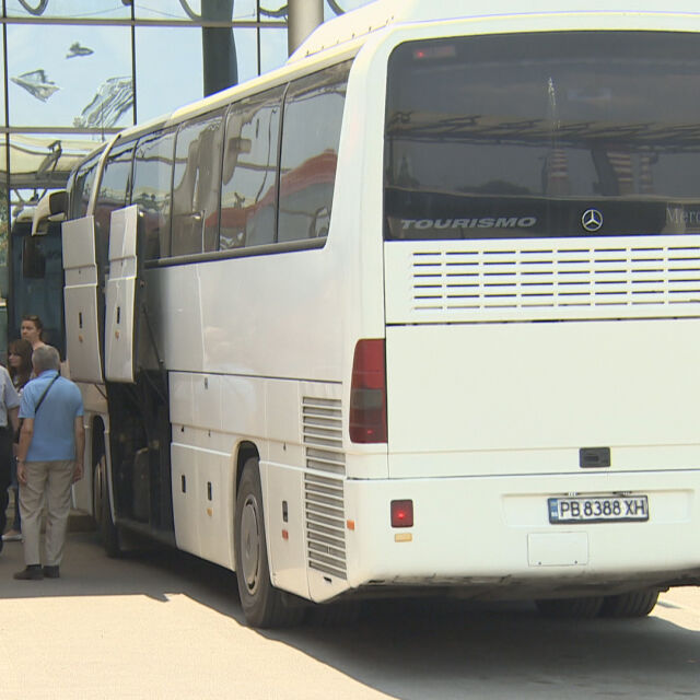 Протест на превозвачите може да спре автобусите за час и половина