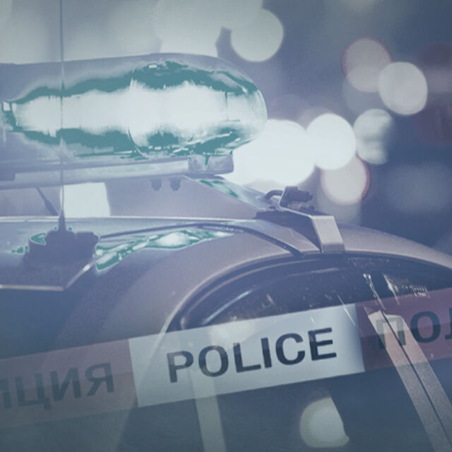След сигнал за силна музика: Нападнаха полицаи в Ботевградско, 12 души са задържани 