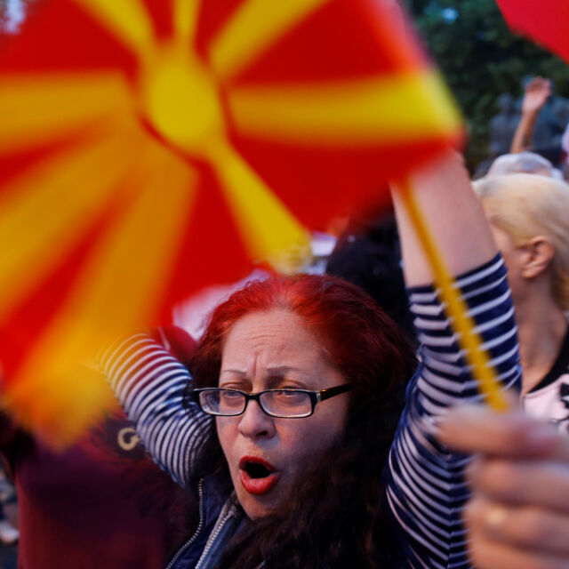 Името на Македония: Екатерина Захариева на изненадваща визита при Зоран Заев