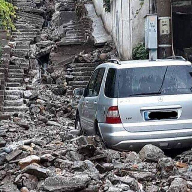 Потоп в Дупница, водата отнесе цяла улица