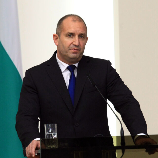 Президентът е подписал указа за освобождаване на Младен Маринов