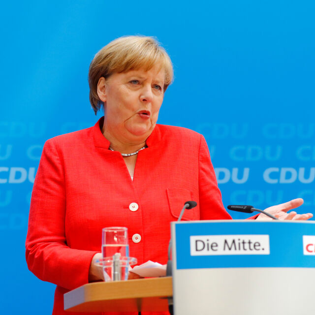 Трима искат мястото на Меркел в ХДС