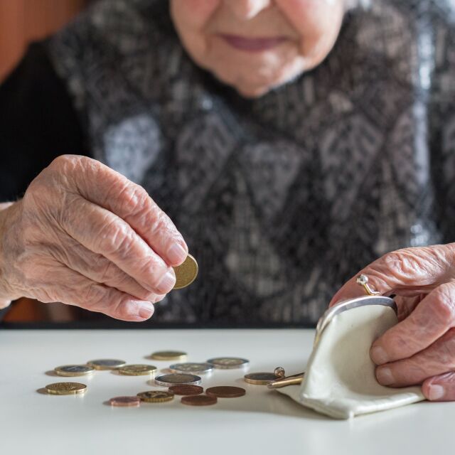 НОИ: Разходите за пенсии през 2022г. са с над половин млрд. лева повече от миналата година