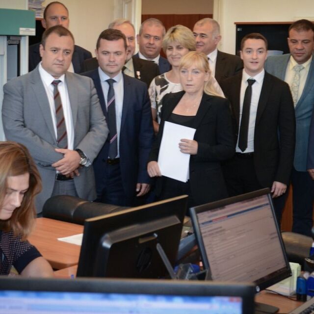 Елена Йончева: Внесохме вота на недоверие, правителство на Борисов е вредно