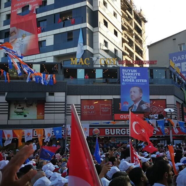 Само за ден: Реджеп Ердоган на седем митнига