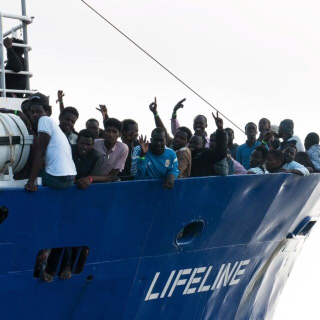 Италия: Няма да приемем кораба „Лайфлайн”, и Франция може да го вземе