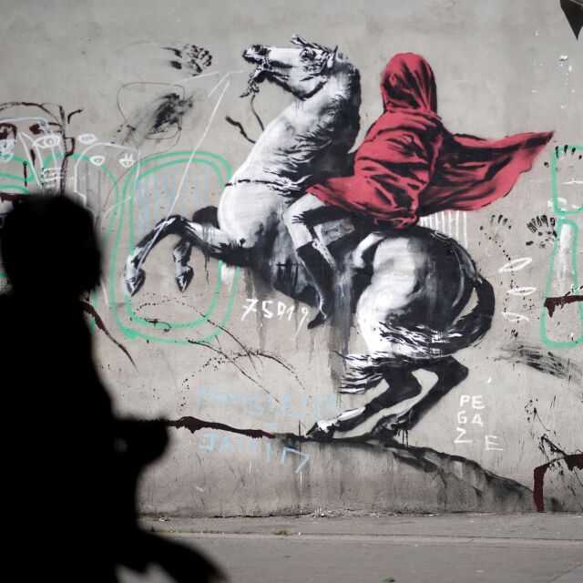 Банкси с провокативни графити на тема миграция, този път в Париж (ГАЛЕРИЯ)