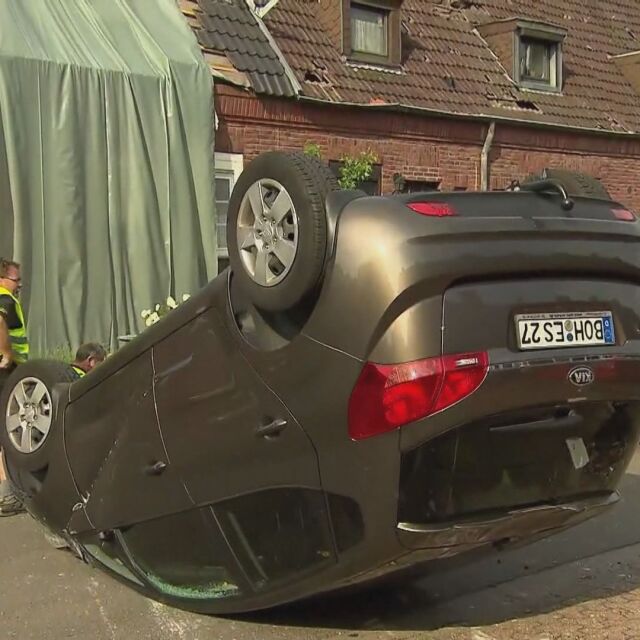Торнадо преобърна коли и нанесе големи щети в Германия