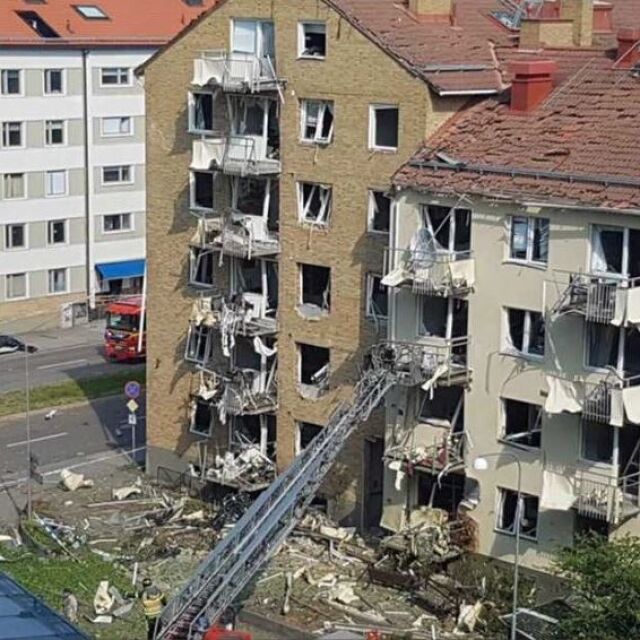 Взрив в две жилищни сгради в Швеция, има ранени (СНИМКИ)