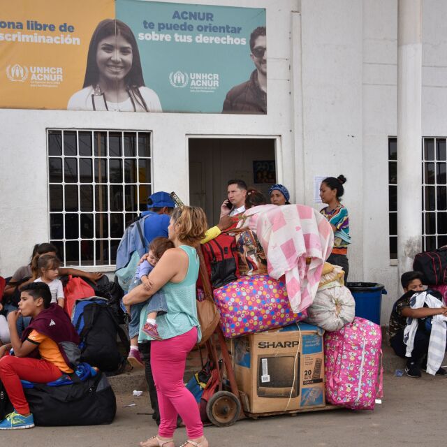 Хиляди прекосиха границата Венецуела-Колумбия за пръв път от 4 месеца
