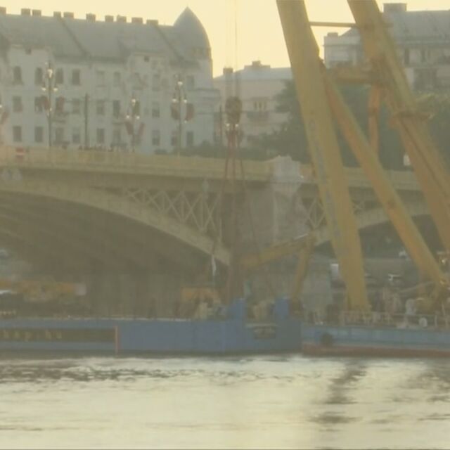 Вадят туристическото корабче, което потъна в р. Дунав