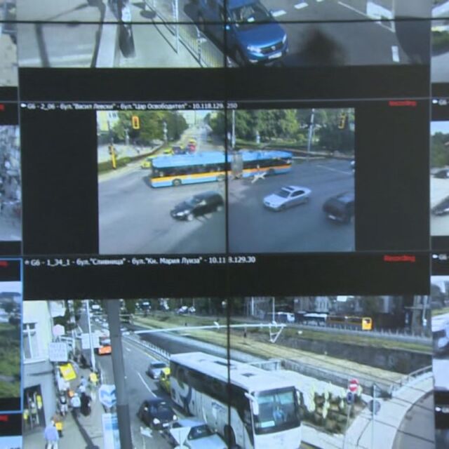Над 1000 нарушители са засекли камерите, които следят за шофиране в бус лентите в София