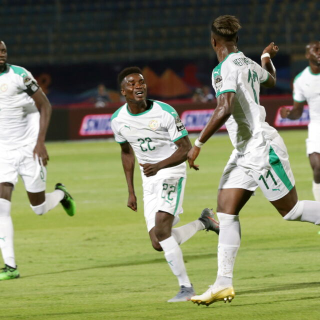 Фаворитът Сенегал стартира с красив гол и победа в Купата на африканските нации