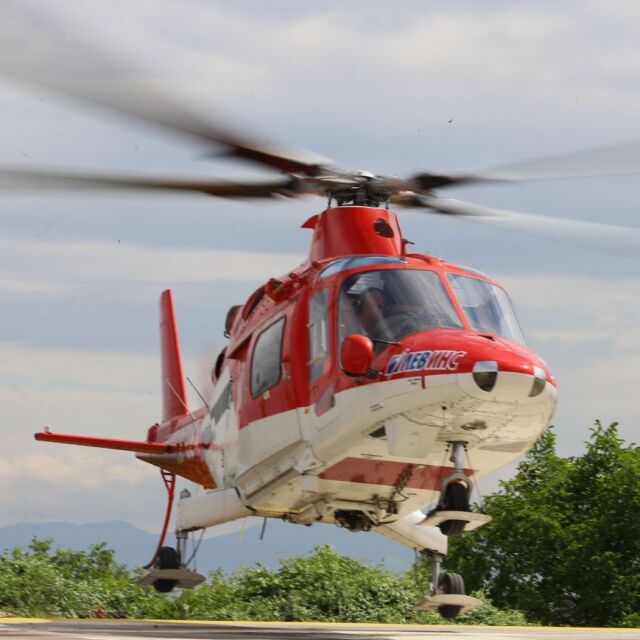 Денков: Първият медицински хеликоптер пристига у нас до часове